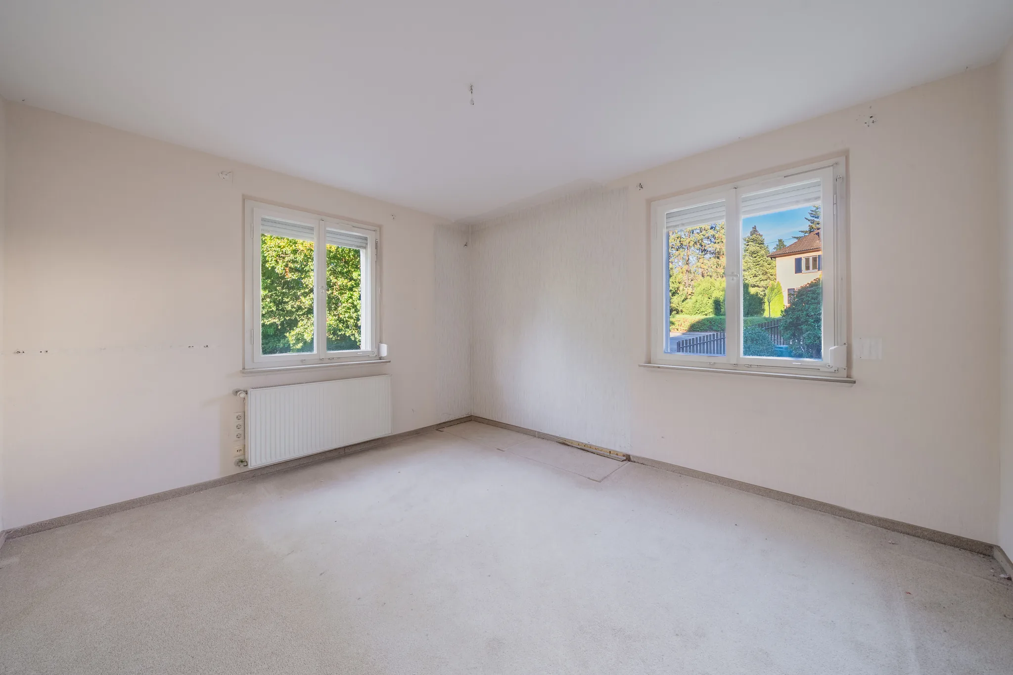 Leeres Zimmer mit zwei Fenstern – Stuttgart-Luginsland