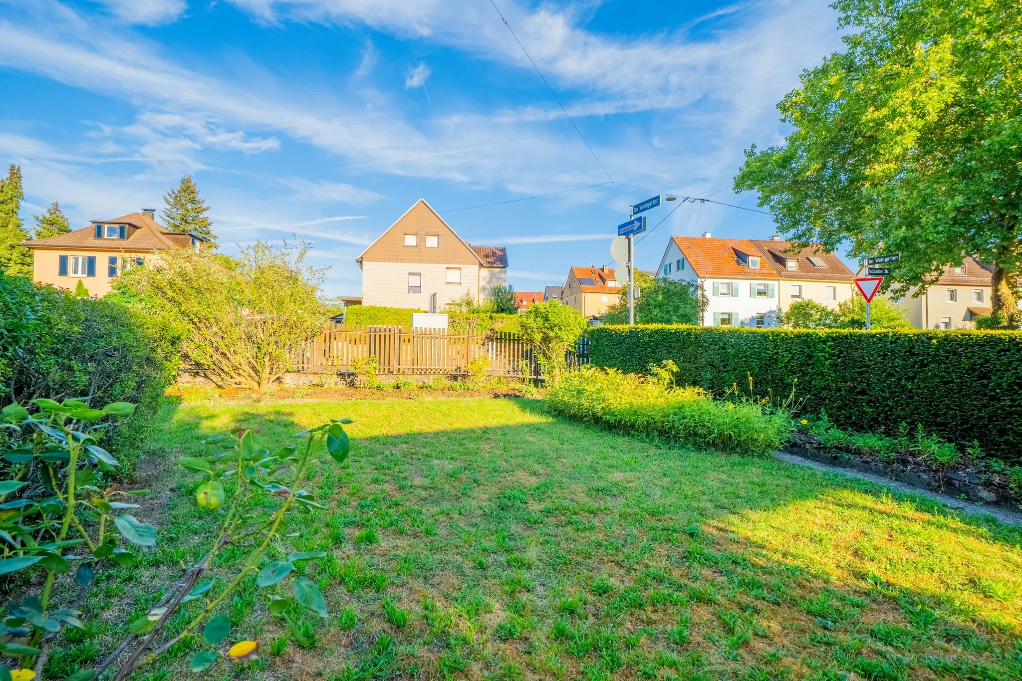 Garten mit Blick in die Nachbarschaft – Stuttgart-Luginsland