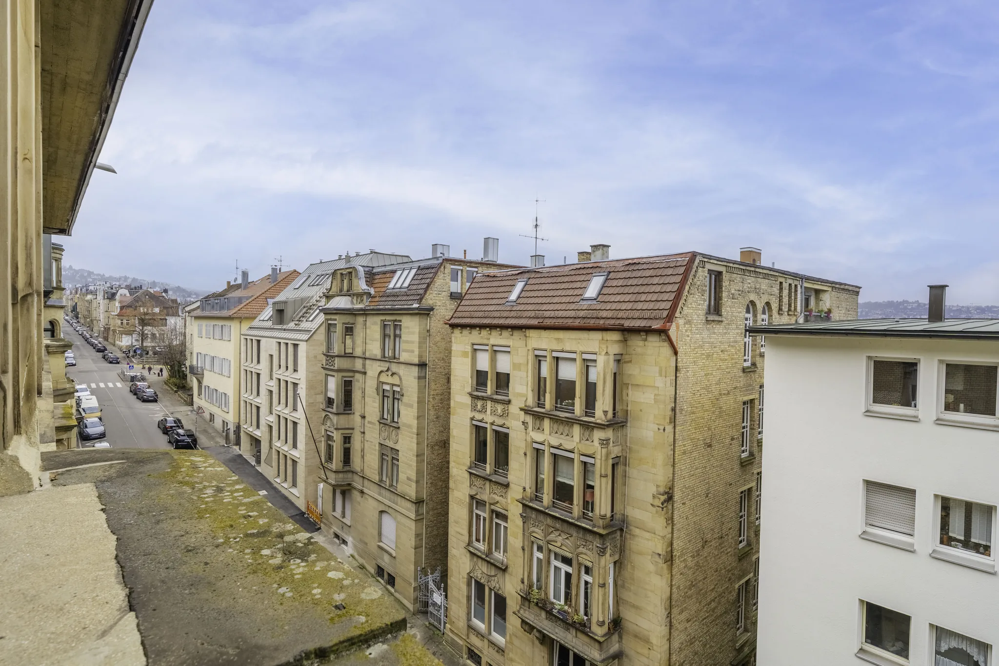 Blick aus dem Fenster über die Dächer von Stuttgart – Stuttgart-Mitte