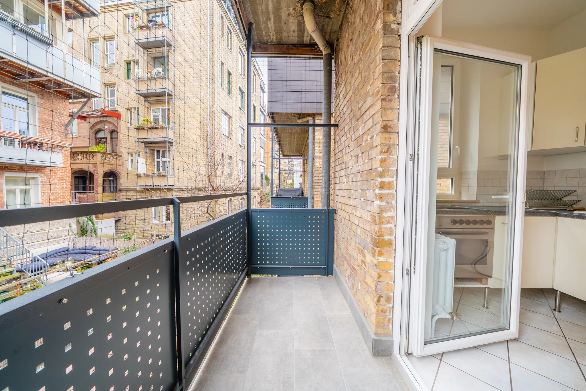 Balkon zum Innenhof – Stuttgart-Mitte
